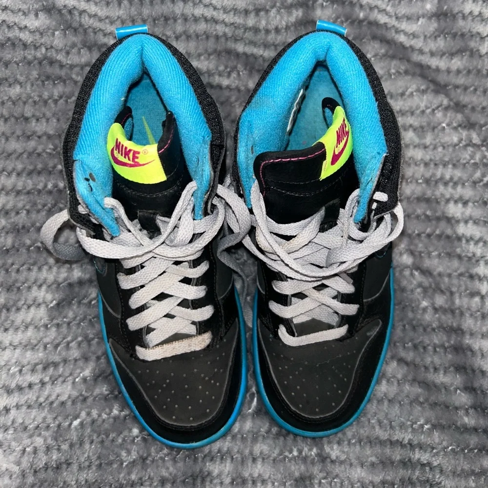 Nike Dunk Shoes Size Y5 Black/Blue‎ With Paint Splatter Design